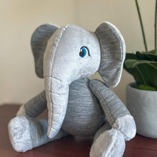 Load image into Gallery viewer, Memory Elephant