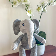 Load image into Gallery viewer, Memory Elephant