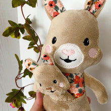 Load image into Gallery viewer, Mama & Baby Kangaroo